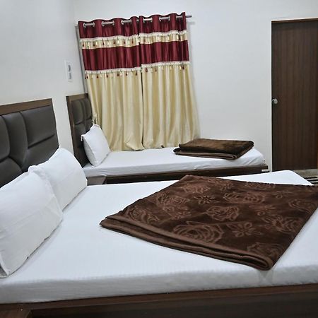 Hotel Roshan Palace Ambaji Екстер'єр фото