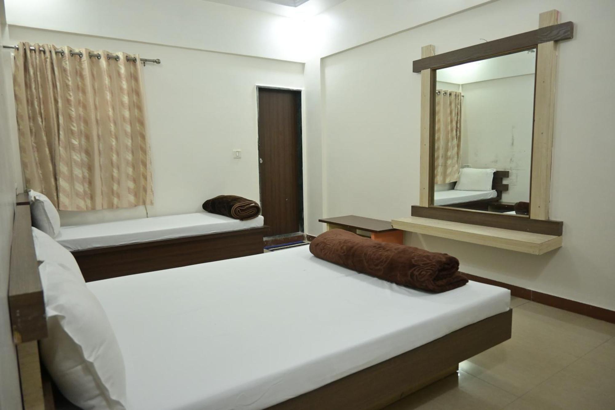 Hotel Roshan Palace Ambaji Екстер'єр фото