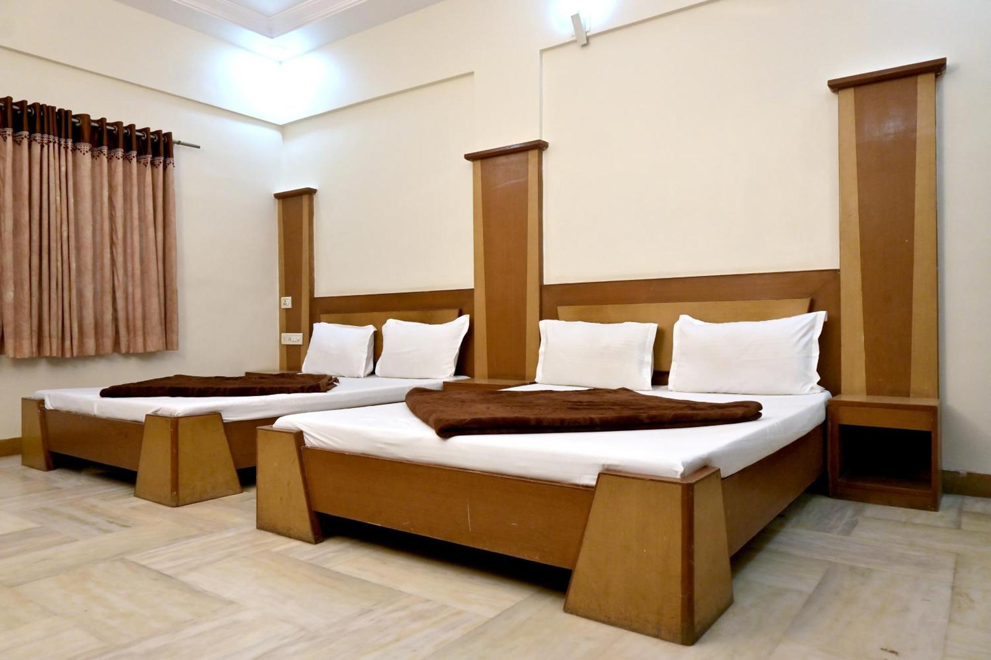 Hotel Roshan Palace Ambaji Екстер'єр фото