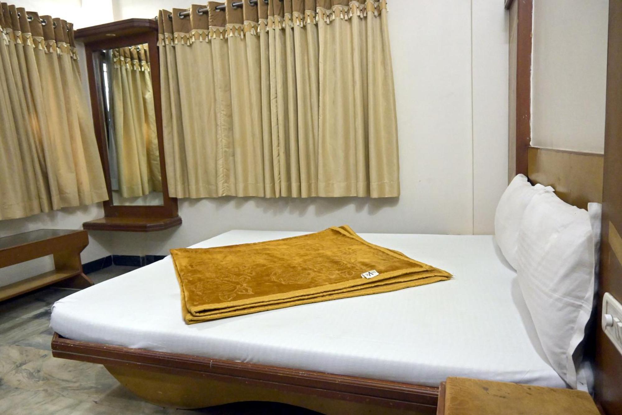 Hotel Roshan Palace Ambaji Екстер'єр фото