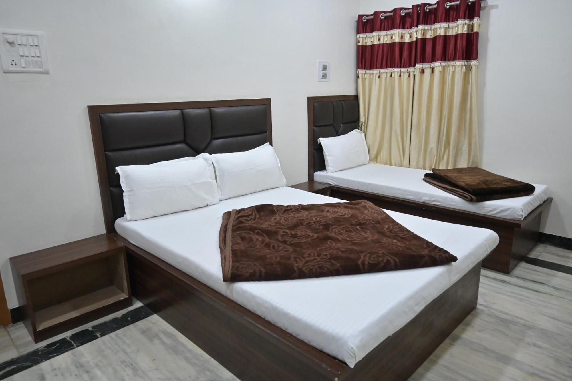 Hotel Roshan Palace Ambaji Екстер'єр фото